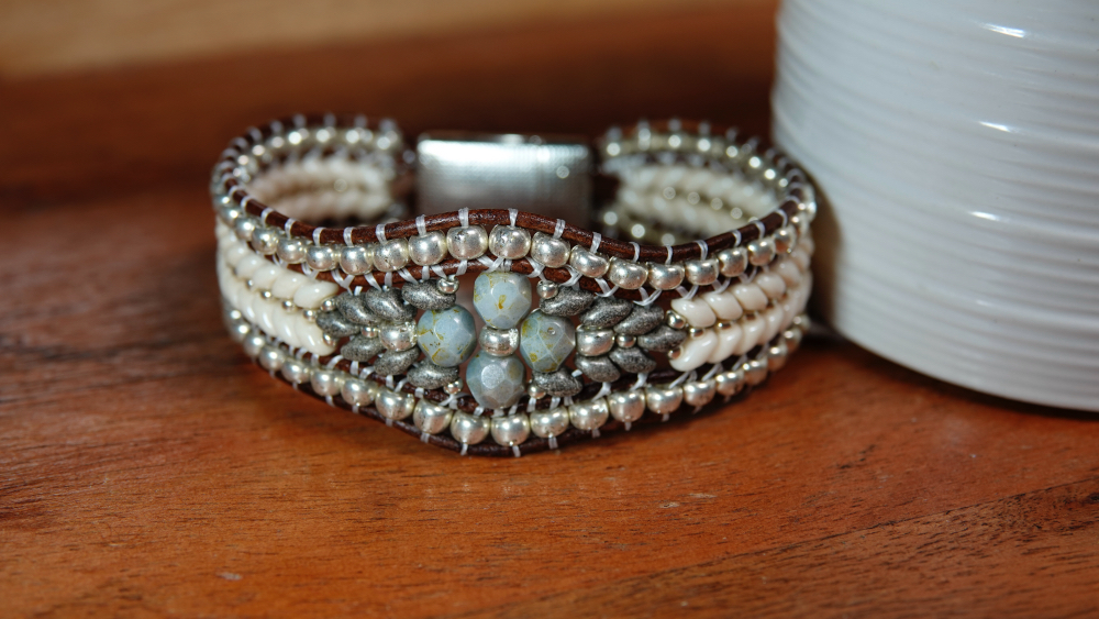 Cuff Bracelet B11524F